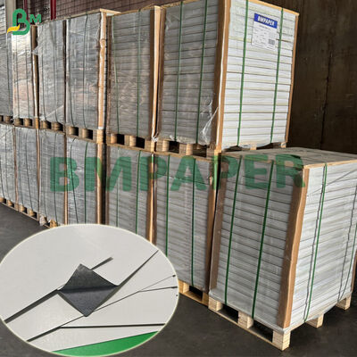 300GSM 310GSM Oyun kartları tahtası Düz yüzey Siyah çekirdek 640 x 900mm