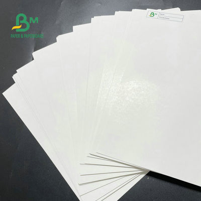 700 X 1000mm SBS Kağıt Karton, C1s Çalışma Yüzeyi 230GSM 250GSM 300GSM 350GSM