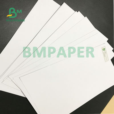 Süper Beyaz Woodfree Ofset Kağıt 140gsm 160gsm 635mm X 914mm İyi Düzlük