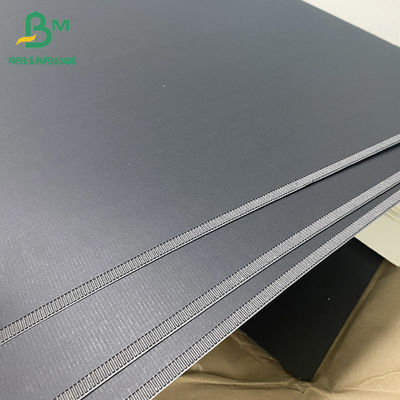 Siyah / Beyaz Dalgalanmış Karton Yapraklar 3 Katman Tam Renkli F Flüt Tahta 700mm X 1000mm