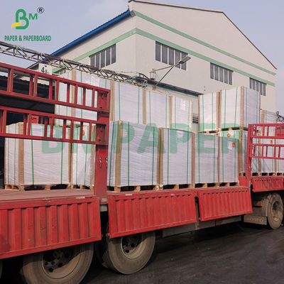 70gm Beyaz Kraft Kağıt Çantalar için Olağanüstü Güç 800 x 1000mm
