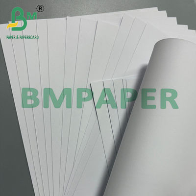200gm Beyaz Offset Kaplamalı Ahşapsız Kağıt Kitap için 70 * 100cm