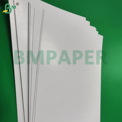 310g 320g Parlak Siyah Çekirdekli Oyun Kartı Kağıdı, Oyun Kartları İçin Gizlemeyi Önleyici 8,5'' x 11''