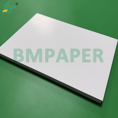 68lb 80lb C/1S Premium Tek Yüzü Kaplamalı Kağıt 25 inç X 38 inç Beyaz Boş Sayfalar