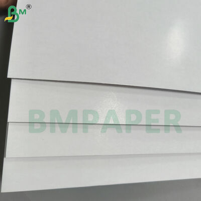 Parlak Beyaz Baskı Yapılabilir Poker Oyun Kartı Kağıdı Siyah Çekirdek Mavi Çekirdek