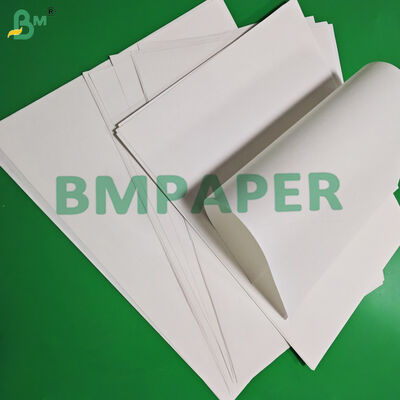Hediye Çantaları İçin 70g 80g Ağartılmış Beyaz Kraft Kağıt Yüksek Mukavemetli 750mm 1020mm