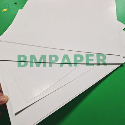 300GSM 310GSM Oyun kartları tahtası Düz yüzey Siyah çekirdek 640 x 900mm